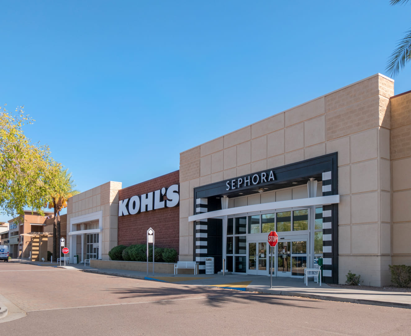 The entrance of Kohl's and Sephora located at 1161 N. Dysart Road in Avondale, AZ.